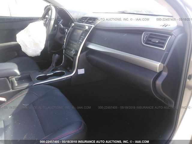 4T1BF1FK7GU225102 - 2016 TOYOTA CAMRY LE/XLE/SE/XSE 棕色 照片 5