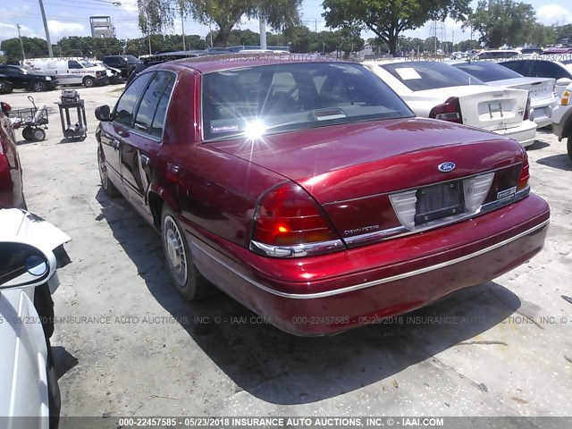 2FAFP73W3XX131312 - 1999 FORD CROWN VICTORIA  RED photo 3