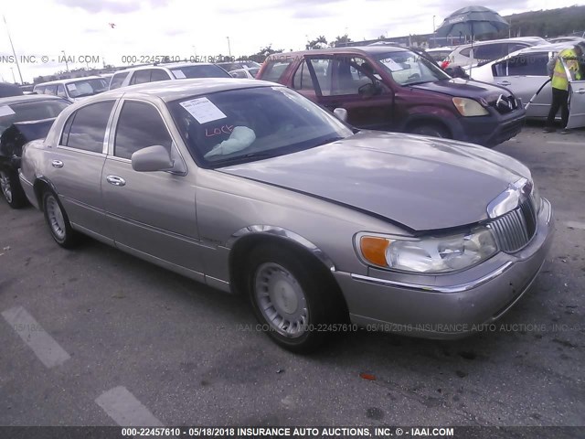 1LNHM81WX1Y733857 - 2001 LINCOLN TOWN CAR EXECUTIVE Бежевый фото 1