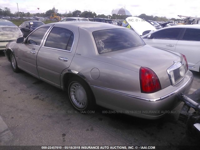 1LNHM81WX1Y733857 - 2001 LINCOLN TOWN CAR EXECUTIVE BEIGE photo 3