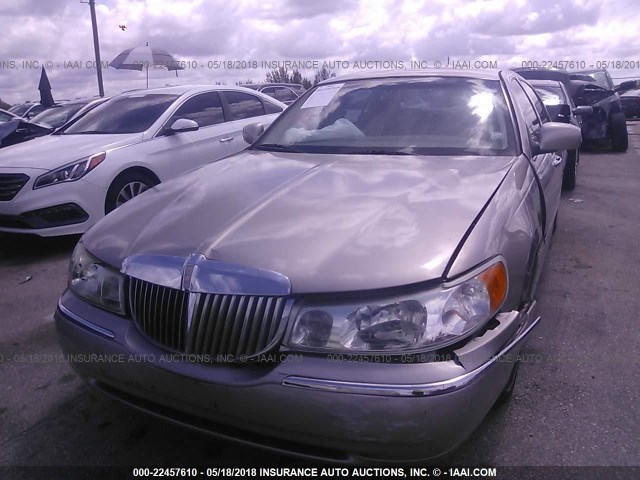 1LNHM81WX1Y733857 - 2001 LINCOLN TOWN CAR EXECUTIVE Бежевый фото 6