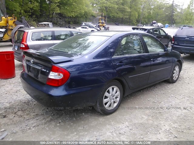 4T1BE30KX2U620844 - 2002 TOYOTA CAMRY LE/XLE/SE BLUE photo 4