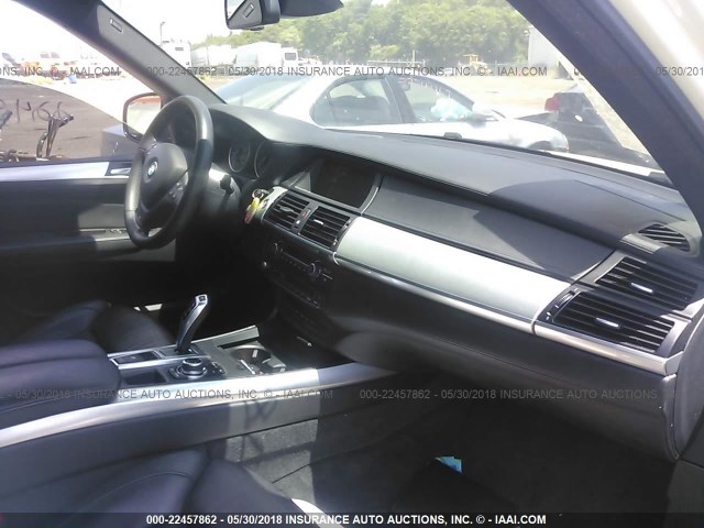 5UXZV4C59D0E01867 - 2013 BMW X5 XDRIVE35I أبيض صورة 5