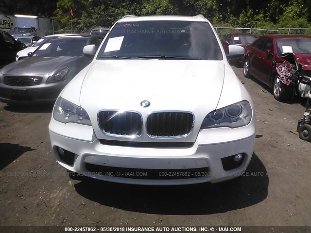 5UXZV4C59D0E01867 - 2013 BMW X5 XDRIVE35I WHITE photo 6