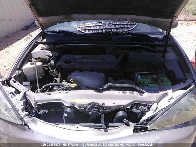 4T1BE32K63U200285 - 2003 TOYOTA CAMRY LE/XLE/SE ოქროსფერი ფოტო 10