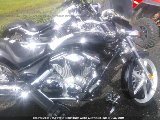 JH2SC6709AK001962 - 2010 HONDA VT1300 CS BLACK photo 5
