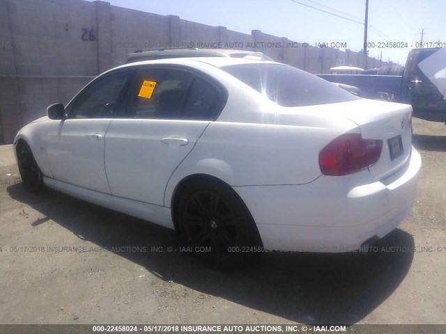 WBAPH53569A436237 - 2009 BMW 328 I SULEV WHITE photo 3