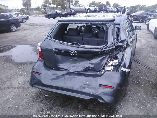 2T1KU4EE2AC299250 - 2010 TOYOTA COROLLA MATRIX  GRAY photo 6