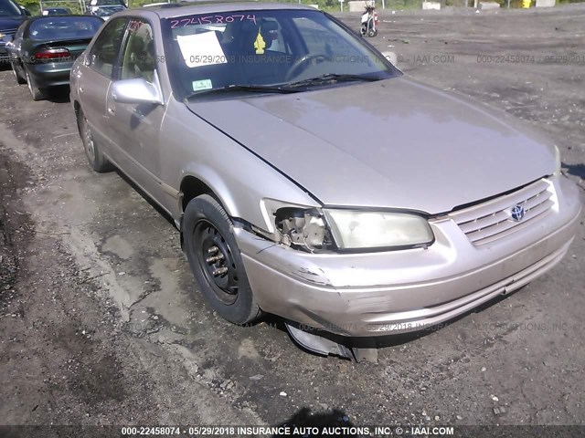 4T1BF28K4WU928187 - 1998 TOYOTA CAMRY CE/LE/XLE GOLD photo 1