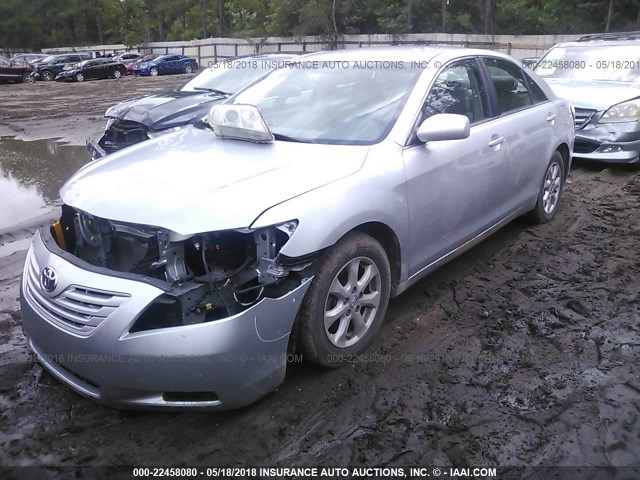 4T1BE46K17U109902 - 2007 TOYOTA CAMRY NEW GENERAT CE/LE/XLE/SE SILVER photo 2