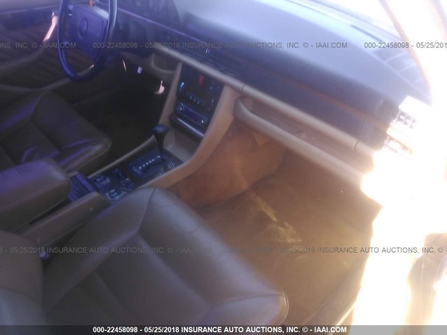 WDBCA35E2LA551740 - 1990 MERCEDES-BENZ 420 SEL Սև լուսանկար 5