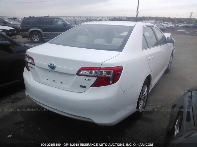 4T1BD1FK5DU080899 - 2013 TOYOTA CAMRY HYBRID/LE/XLE WHITE photo 4