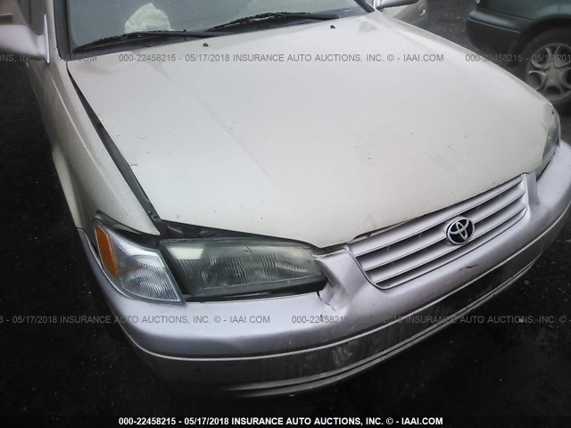 JT2BF22K8W0104397 - 1998 TOYOTA CAMRY CE/LE/XLE 米色 照片 6