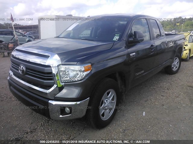 5TFCY5F19EX016912 - 2014 TOYOTA TUNDRA DOUBLE CAB SR/SR5 GRAY photo 2