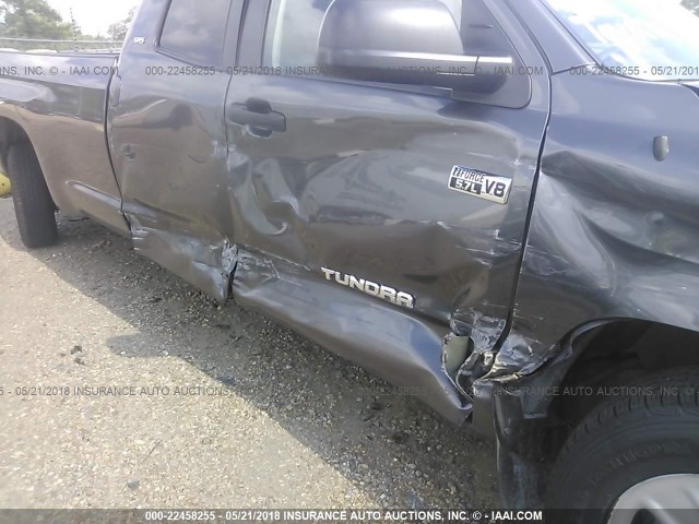 5TFCY5F19EX016912 - 2014 TOYOTA TUNDRA DOUBLE CAB SR/SR5 GRAY photo 6
