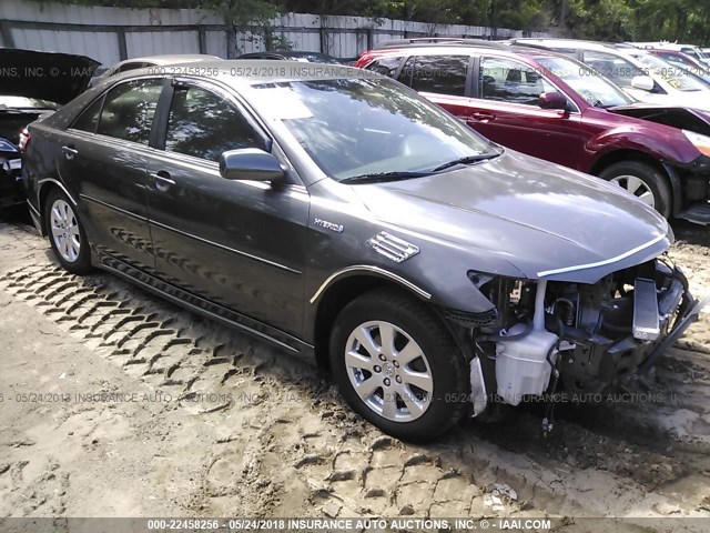 JTNBB46K073013807 - 2007 TOYOTA CAMRY NEW GENERAT HYBRID GRAY photo 1