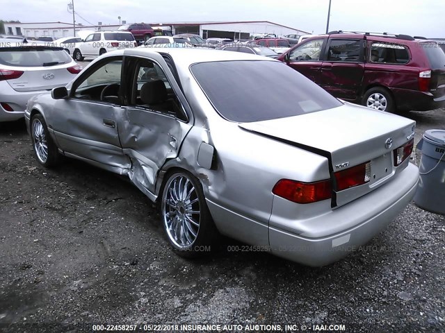 4T1BG22K11U837974 - 2001 TOYOTA CAMRY CE/LE/XLE 银色 照片 3