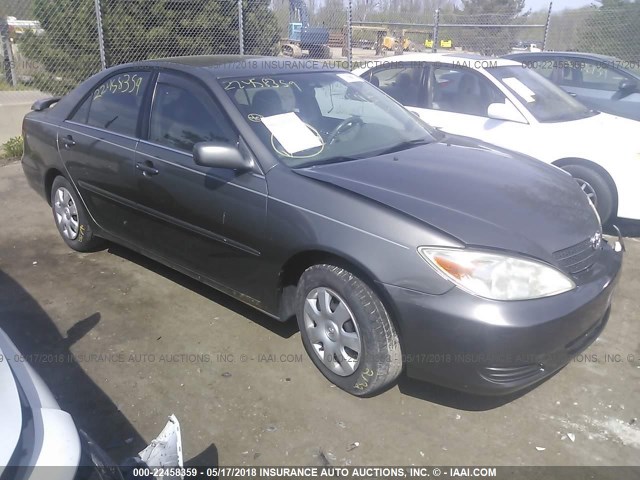 4T1BE32K32U619595 - 2002 TOYOTA CAMRY LE/XLE/SE ნაცრისფერი ფოტო 1