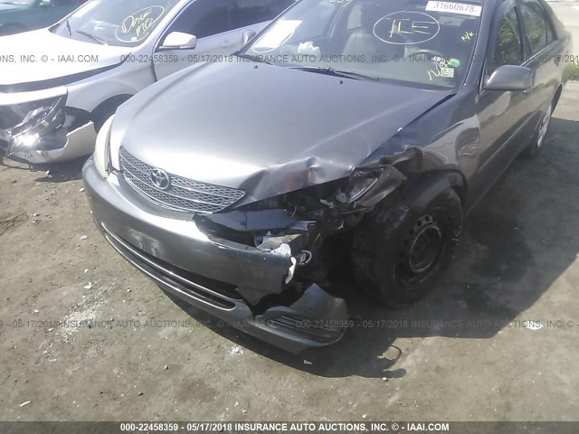 4T1BE32K32U619595 - 2002 TOYOTA CAMRY LE/XLE/SE ნაცრისფერი ფოტო 6