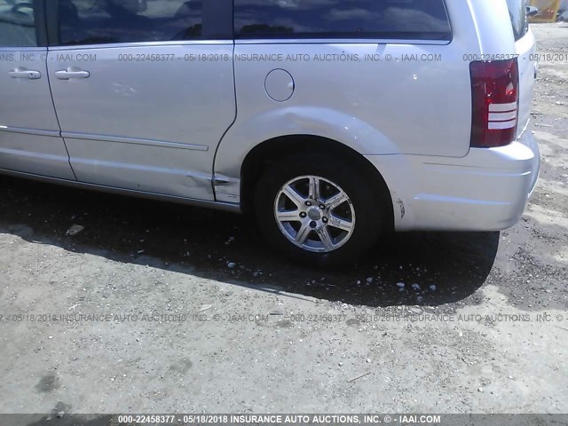 2A8HR54P88R110138 - 2008 CHRYSLER TOWN & COUNTRY TOURING SILVER photo 6