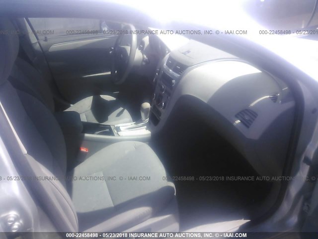 1G1ZC5E09CF174454 - 2012 CHEVROLET MALIBU 1LT 银色 照片 5
