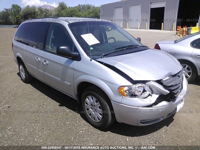 2C4GP44R25R398240 - 2005 CHRYSLER TOWN & COUNTRY LX SILVER photo 1