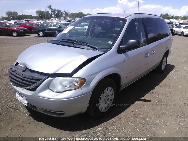 2C4GP44R25R398240 - 2005 CHRYSLER TOWN & COUNTRY LX SILVER photo 2