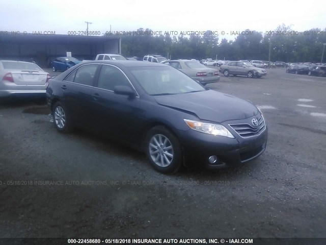 4T4BF3EK0BR198157 - 2011 TOYOTA CAMRY SE/LE/XLE 灰色 照片 1