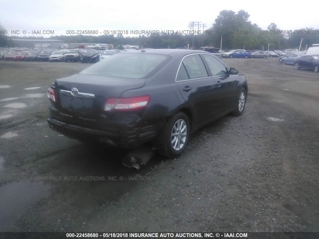 4T4BF3EK0BR198157 - 2011 TOYOTA CAMRY SE/LE/XLE 灰色 照片 4
