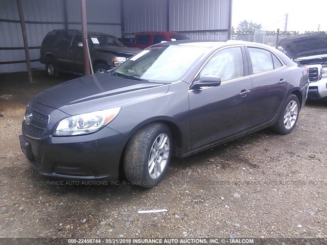 1G11D5RR3DF108860 - 2013 CHEVROLET MALIBU 1LT ნაცრისფერი ფოტო 2