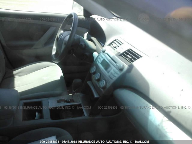 4T1BE46K29U339595 - 2009 TOYOTA CAMRY SE/LE/XLE 银色 照片 5