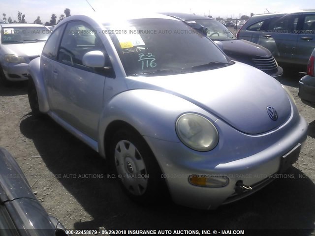 3VWBC21C6YM488817 - 2000 VOLKSWAGEN NEW BEETLE GL 银色 照片 1