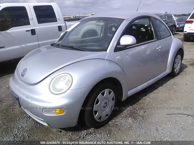 3VWBC21C6YM488817 - 2000 VOLKSWAGEN NEW BEETLE GL 银色 照片 2