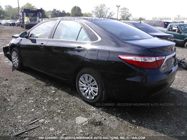 4T4BF1FK4FR445835 - 2015 TOYOTA CAMRY LE/XLE/SE/XSE შავი ფოტო 3