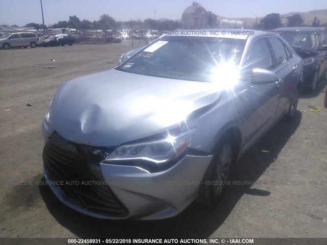 4T1BK1FK8HU584097 - 2017 TOYOTA CAMRY XSE/XLE SILVER photo 2