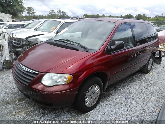 1A4GP44R86B568613 - 2006 CHRYSLER TOWN & COUNTRY LX RED photo 2