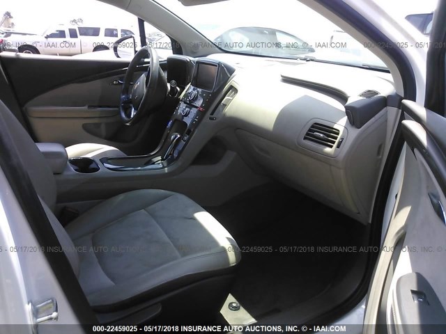 1G1RF6E45DU109128 - 2013 CHEVROLET VOLT WHITE photo 5