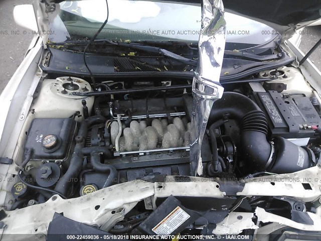 1LNHM97V6XY676778 - 1999 LINCOLN CONTINENTAL  WHITE photo 10