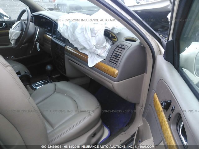 1LNHM97V6XY676778 - 1999 LINCOLN CONTINENTAL  白色 照片 5