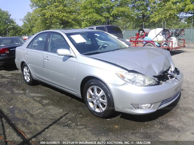 4T1BF30K56U111537 - 2006 TOYOTA CAMRY LE/XLE/SE ვერცხლისფერი ფოტო 1