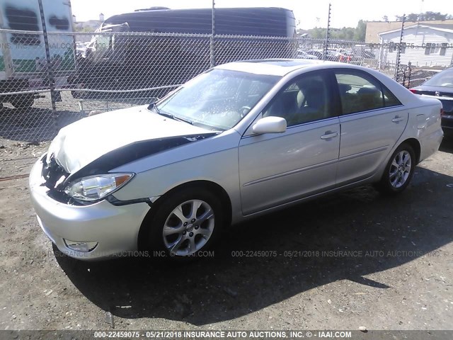 4T1BF30K56U111537 - 2006 TOYOTA CAMRY LE/XLE/SE ვერცხლისფერი ფოტო 2