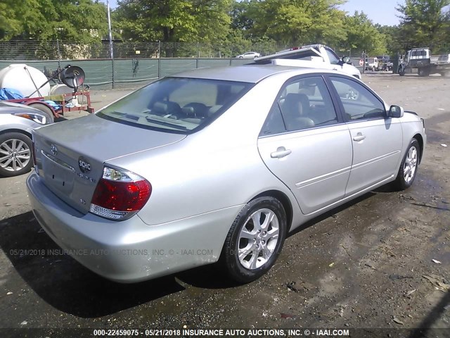 4T1BF30K56U111537 - 2006 TOYOTA CAMRY LE/XLE/SE ვერცხლისფერი ფოტო 4