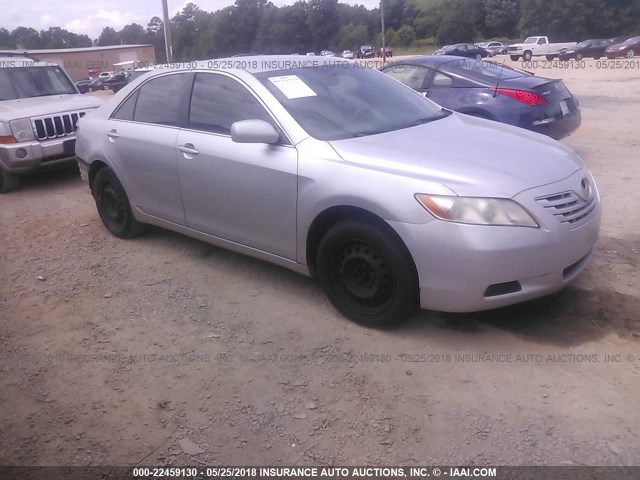4T1BE46K07U054746 - 2007 TOYOTA CAMRY NEW GENERAT CE/LE/XLE/SE SILVER photo 1