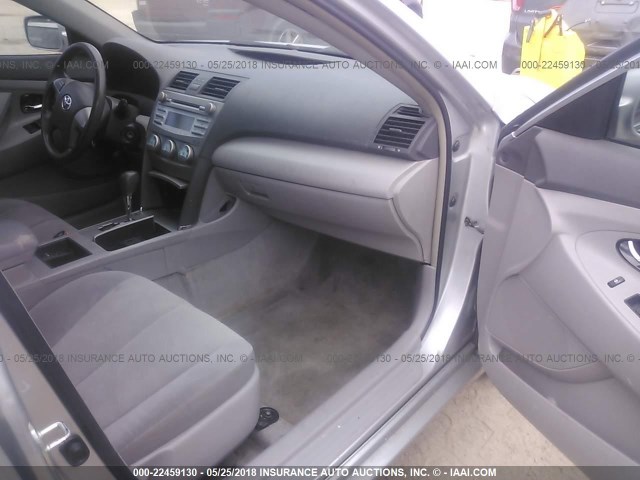 4T1BE46K07U054746 - 2007 TOYOTA CAMRY NEW GENERAT CE/LE/XLE/SE SILVER photo 5