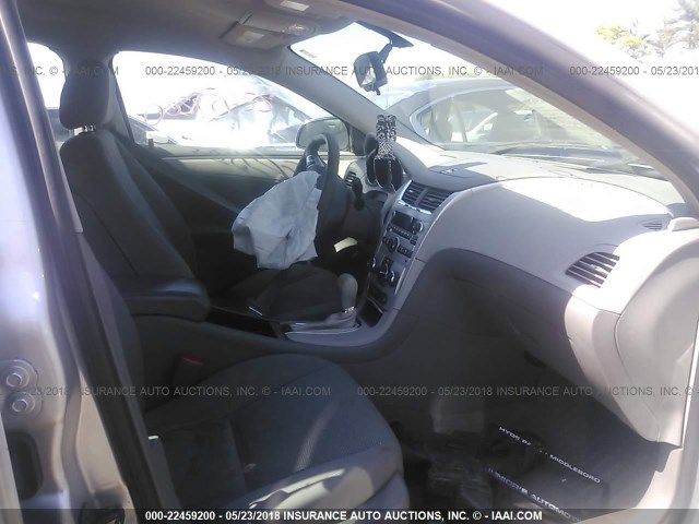 1G1ZG57B994199345 - 2009 CHEVROLET MALIBU LS 银色 照片 5