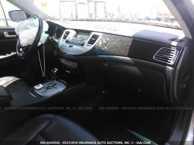 KMHGC4DD2DU236914 - 2013 HYUNDAI GENESIS 3.8L GRAY photo 5