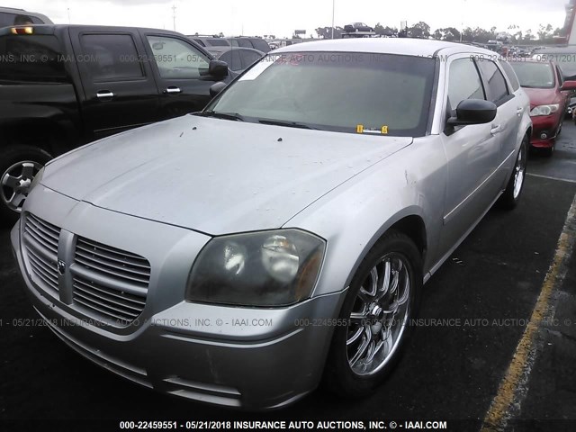 2D4FV48T25H650567 - 2005 DODGE MAGNUM SE SILVER photo 2