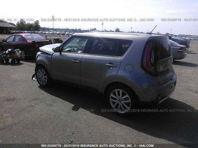 KNDJP3A5XJ7578255 - 2018 KIA SOUL + GRAY photo 3