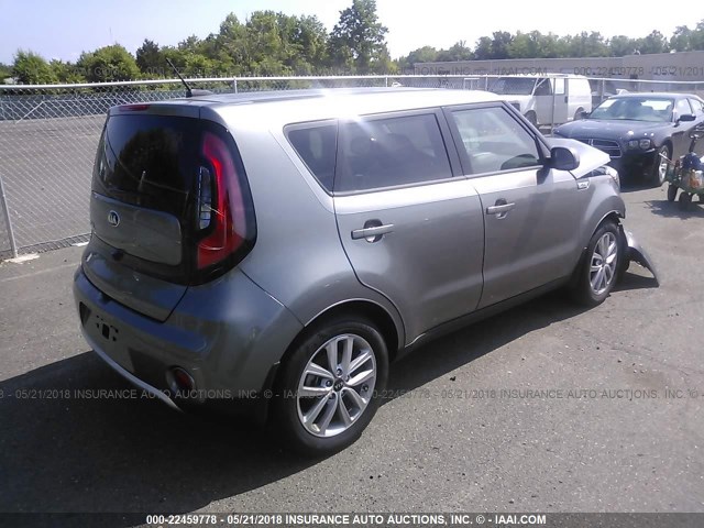 KNDJP3A5XJ7578255 - 2018 KIA SOUL + GRAY photo 4