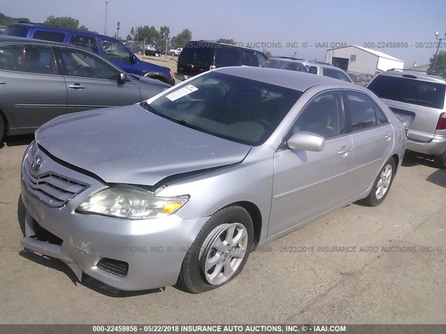 4T4BF3EK6AR041988 - 2010 TOYOTA CAMRY SE/LE/XLE 银色 照片 2